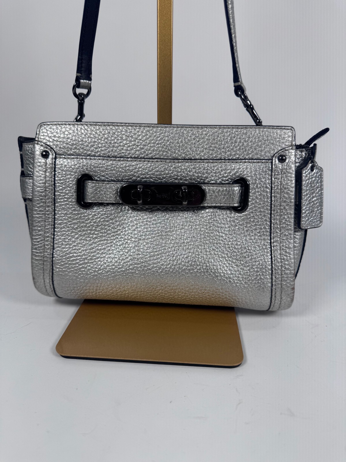 Coach Swagger Silver Metallic Pebbled Leather Crossbody Bag Turnlock 53032
