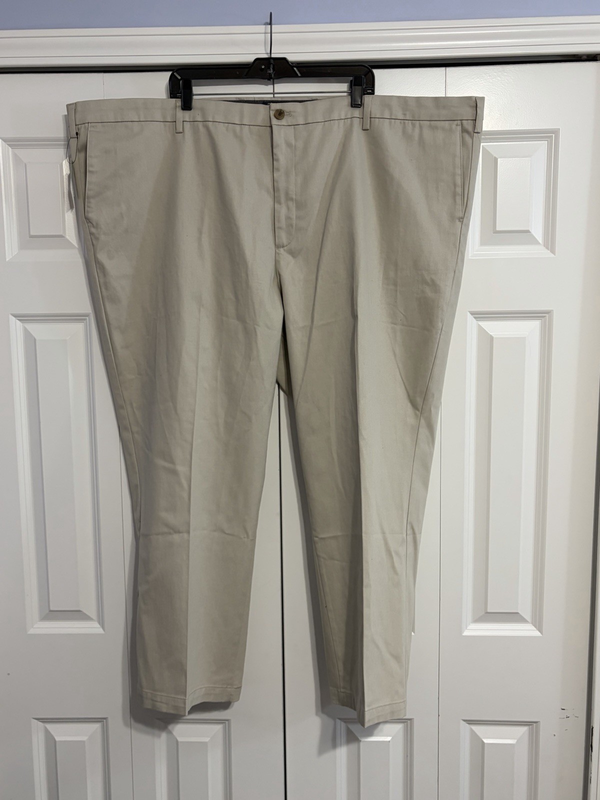 NWT Dockers Signature Khaki Big and Tall STraight Fit Beige size 54x30 NWT Dockers Signature Khaki Big and Tall STraight Fit Beige size 54x30