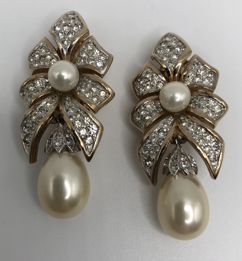 Vintage Signed Panetta Gold Tone Rhinestones Pearl Dangle Drop Women’s Earrings