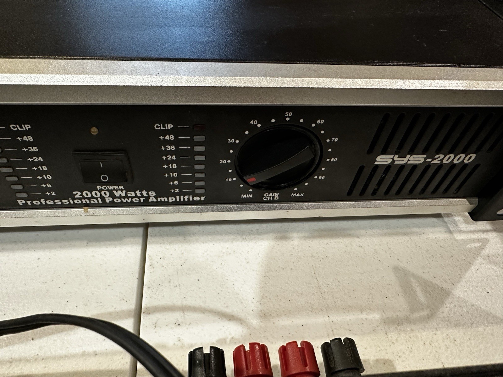MUSYSIC SYS-2000 Professional Power Amplifier MUSYSIC SYS-2000 Professional Power Amplifier