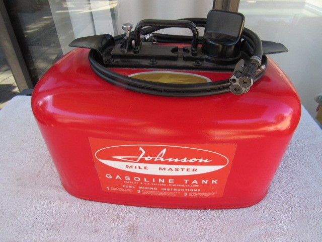 Johnson antique outboard motor gas tank pressure 2 line 6 gallon rebuilt 1951-59 Johnson antique outboard motor gas tank pressure 2 line 6 gallon rebuilt 1951-59