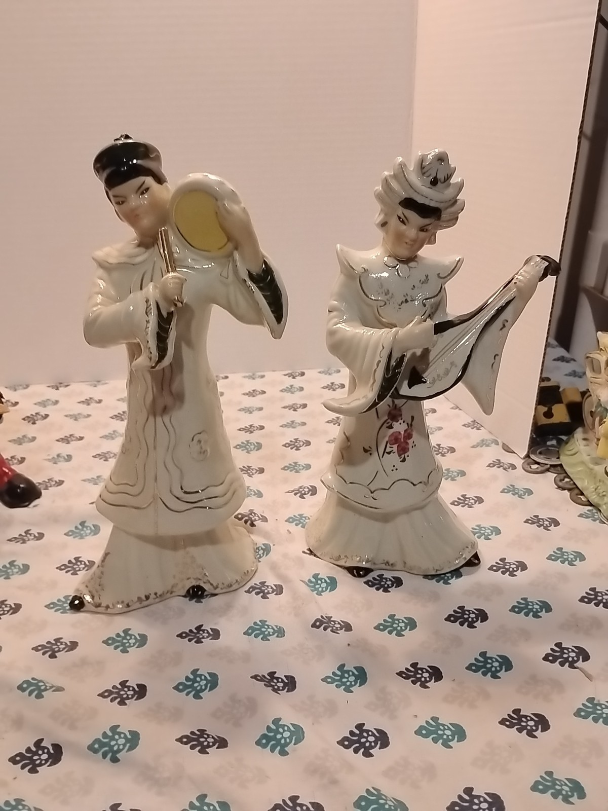Vintage Asian musician couple very detailed Asian figurines 50s Asian decor Vintage Asian musician couple very detailed Asian figurines 50s Asian decor