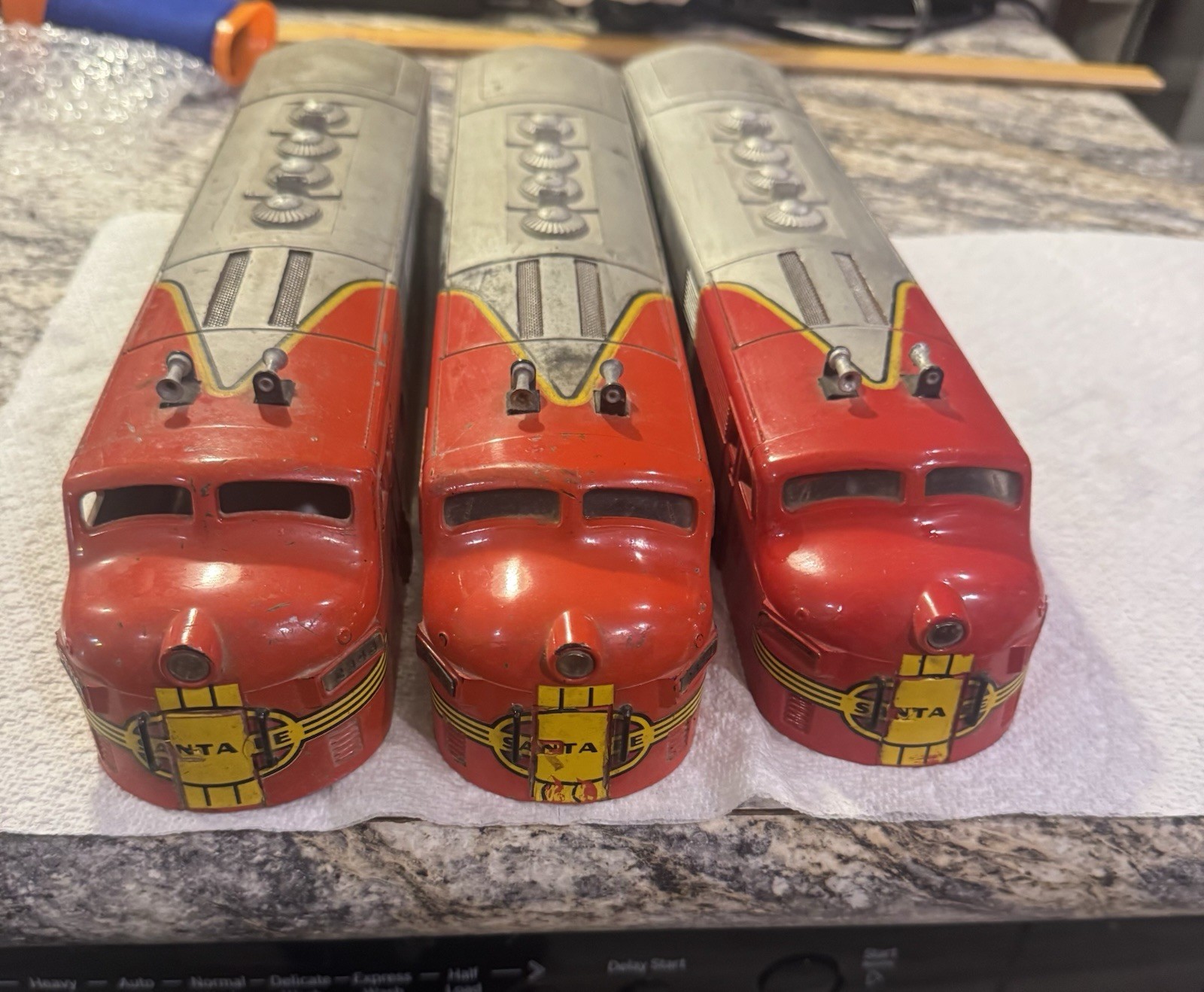 Lionel Postwar 2343 Santa Fe F3 A Unit Shells Lot of 3 Parts Restore O Gaug