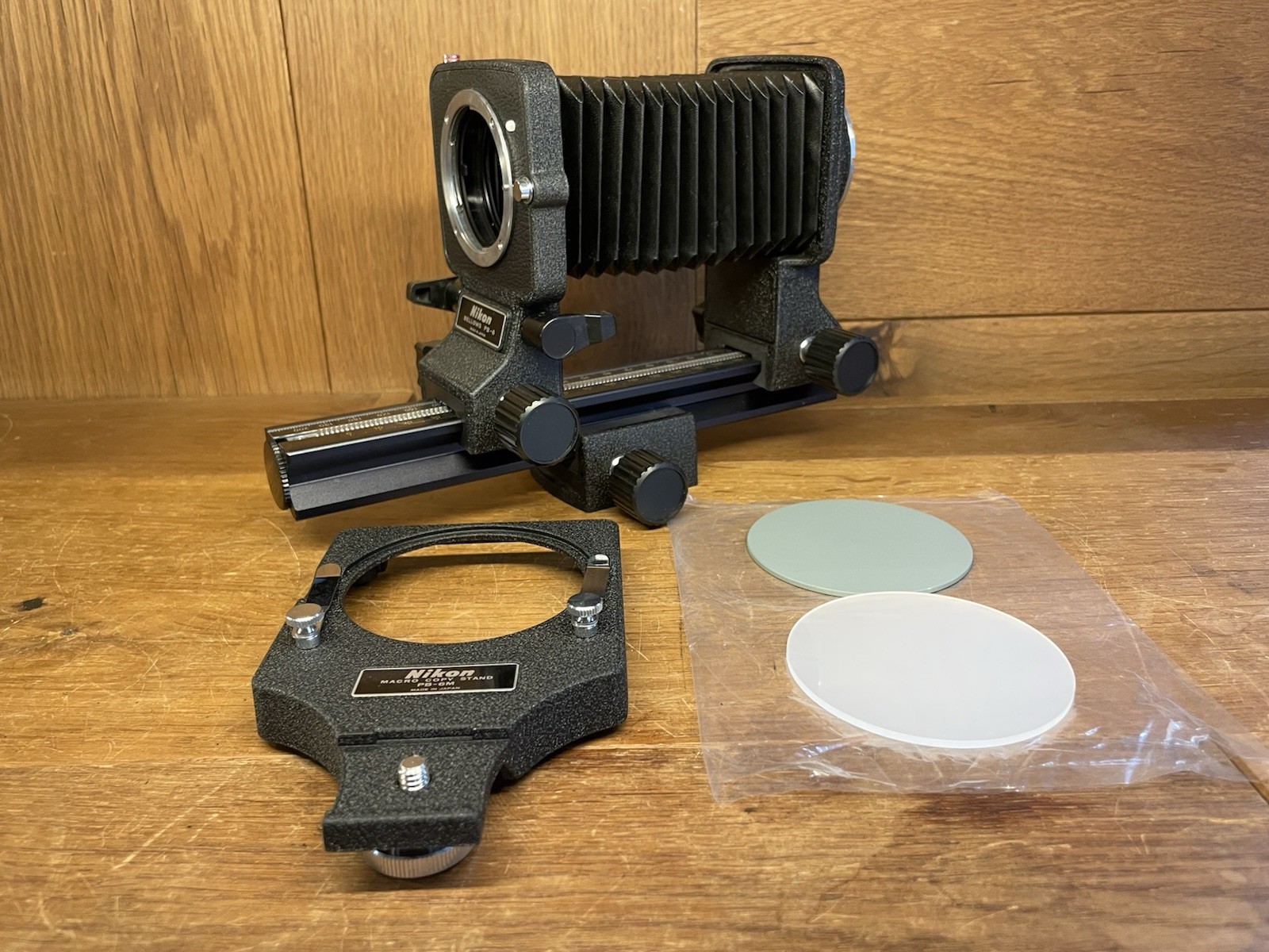 *Almost Mint* Nikon PB-6 Bellows Focusing Attachment & PB-6M Macro Copy Stand