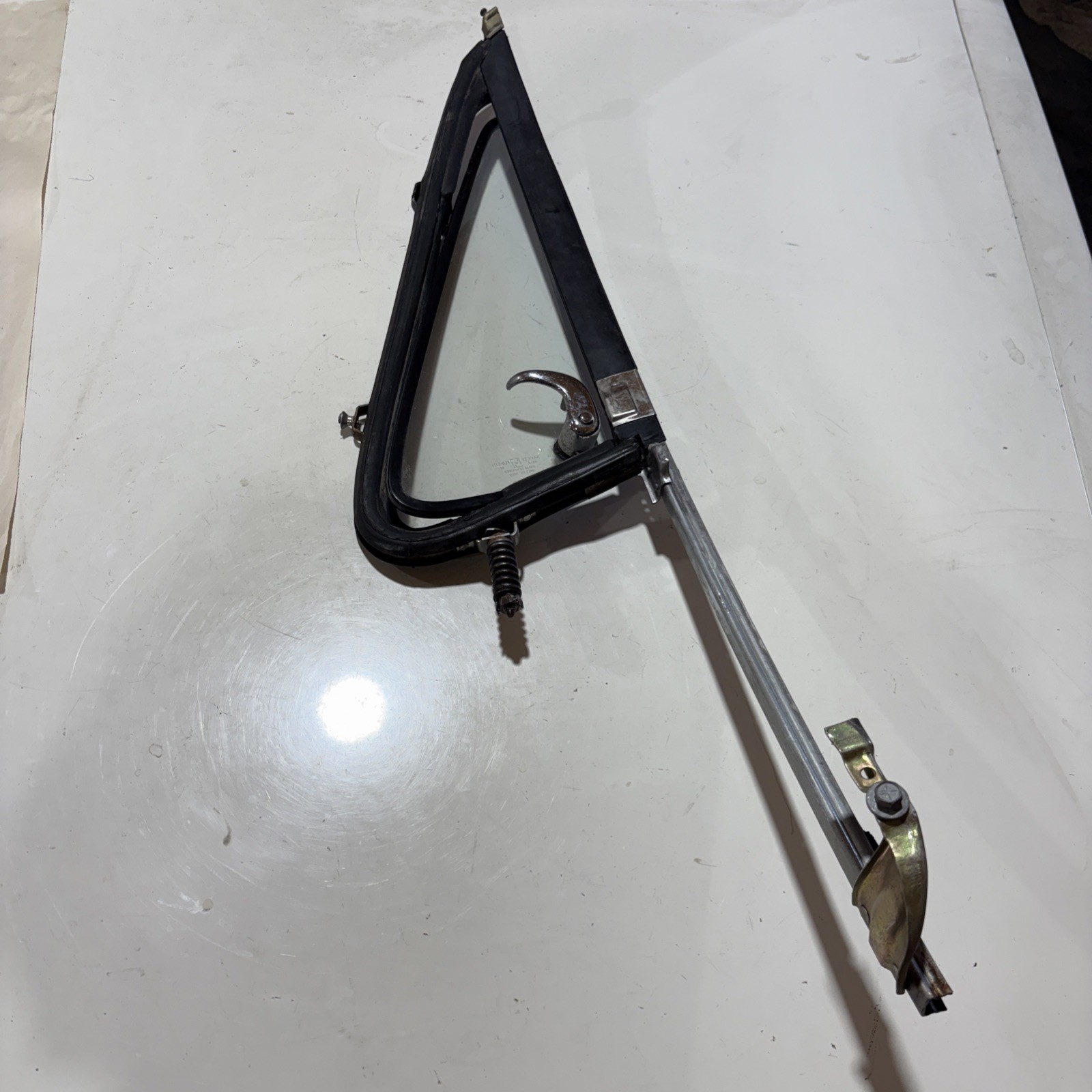 1982-1991 Chevrolet C/K vent glass (RH passenger-side) wing window (C10-K30)