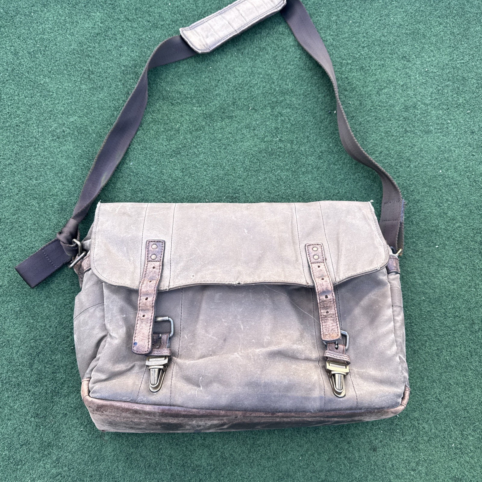 Ona Union Waxed Canvas Camera Bag 15” Strap Laptop Messenger Bag With Inserts Ona Union Waxed Canvas Camera Bag 15” Strap Laptop Messenger Bag With Inserts