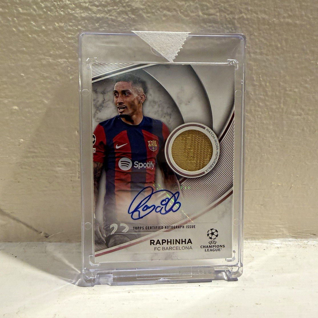 2023-24 Topps UEFA Raphinha Superstars Match-worn patch Auto /50 FC Barcelona 2023-24 Topps UEFA Raphinha Superstars Match-worn patch Auto /50 FC Barcelona