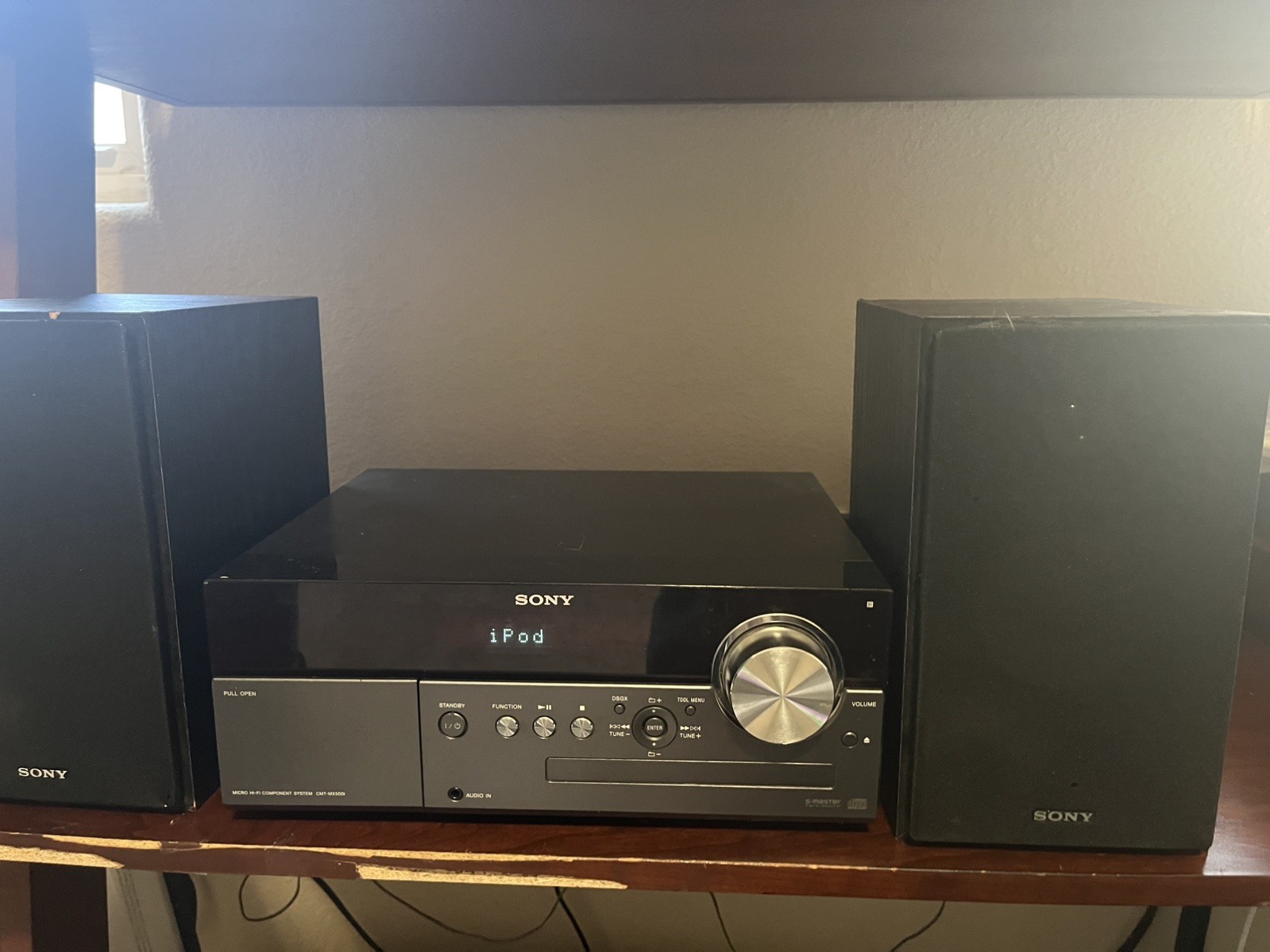 Sony CMT-MX500i CD AM/FM Micro Stereo System- for parts read description Sony CMT-MX500i CD AM/FM Micro Stereo System- for parts read description