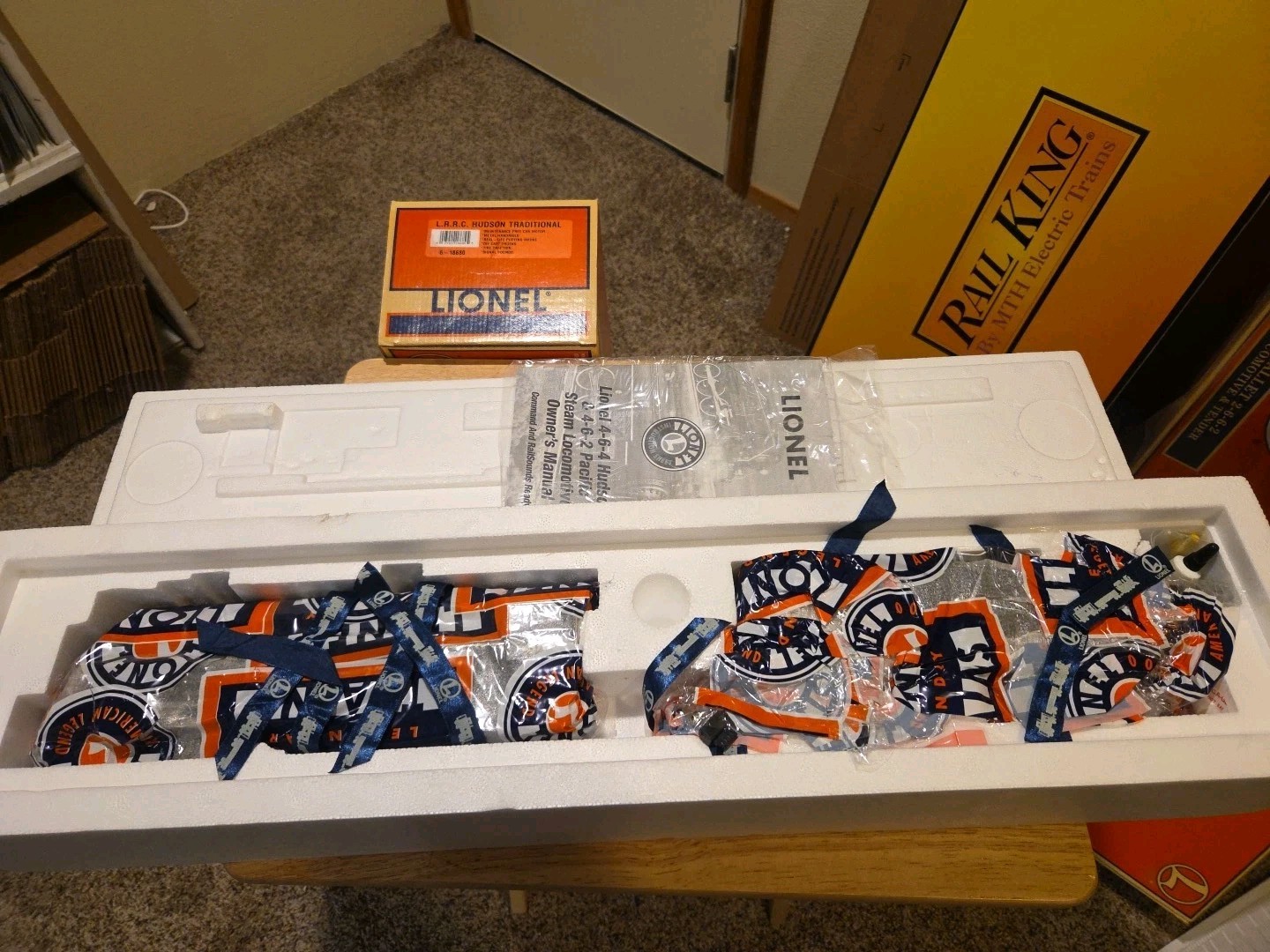 Lionel L.R.R.C. HUDSON TRADITIONAL 6 - 18680 4 6 4  TRAIN LOCOMOTIVE Cool Fun 