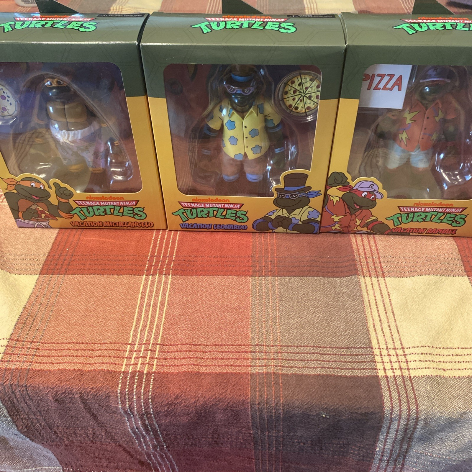 NECA Nickelodeon TMNT Vacation Figurines Set Of 3 Figures NIB Mikey, Leo & Raph NECA Nickelodeon TMNT Vacation Figurines Set Of 3 Figures NIB Mikey, Leo & Raph