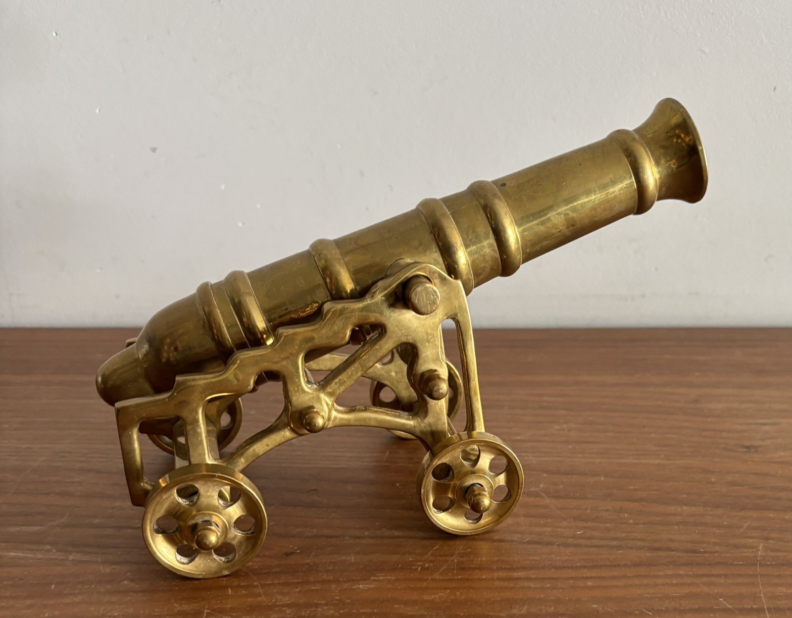 Vintage Solid Brass Cannon Signal Cannon Tilts Movable Wheels 20.5cm 1.1kg