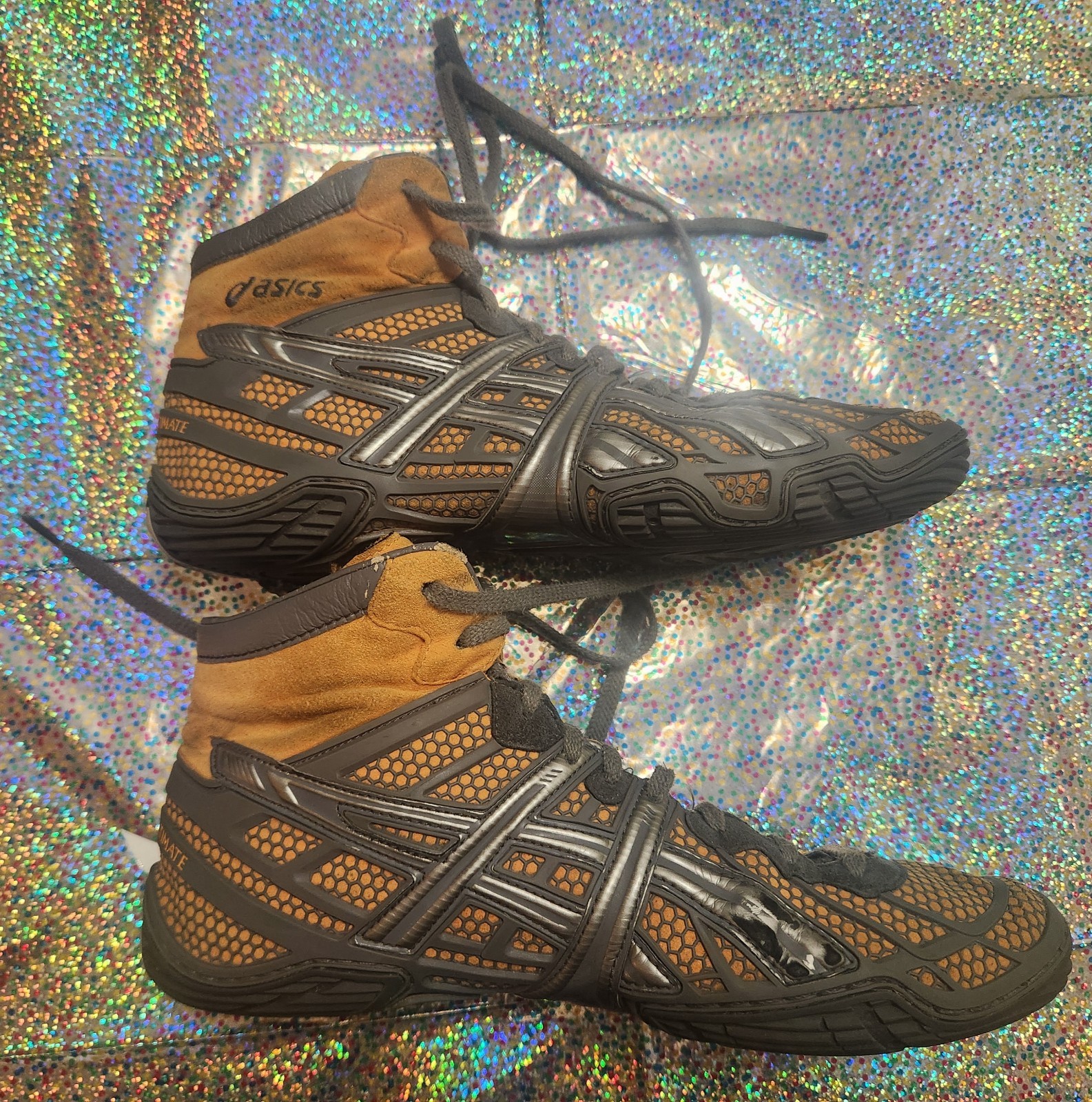 Asics Dan Gable Ultimate Wrestling Shoes J900Y, US Size 10, Yellow, Silver, Grey Asics Dan Gable Ultimate Wrestling Shoes J900Y, US Size 10, Yellow, Silver, Grey