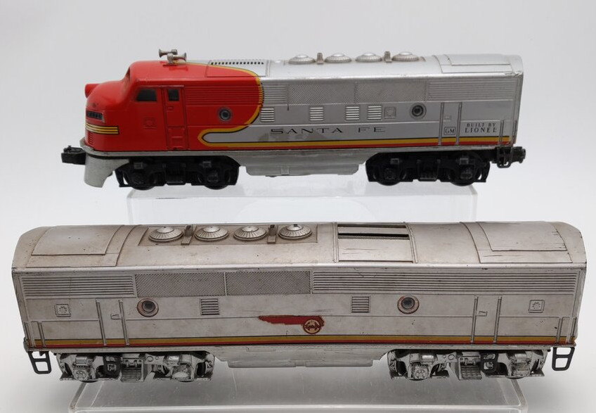 Lionel 2383 Vintage O Gauge Santa Fe F-3 AB Diesel Locomotives