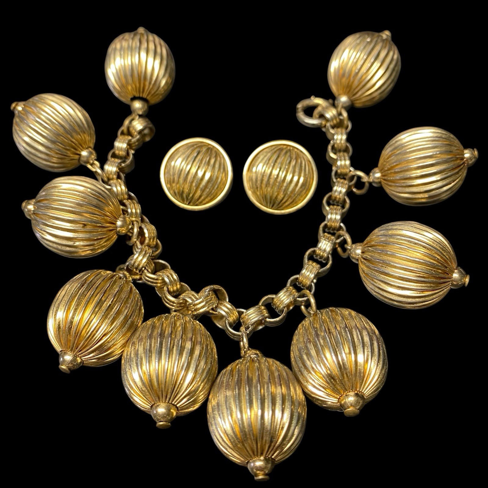 NAPIER Vintage Chunky Gold Tone Ribbed Ball Book Chain BRACELET & Earrings SET
