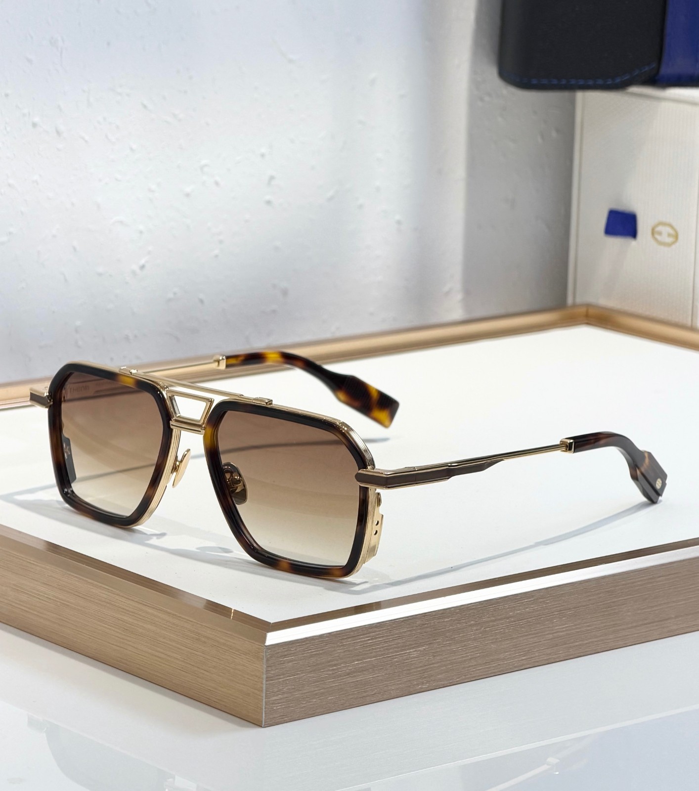 T-HENRI SHADOW Tortoise Gold Aviator Sunglasses Brown Gradient Lens 55-18-149