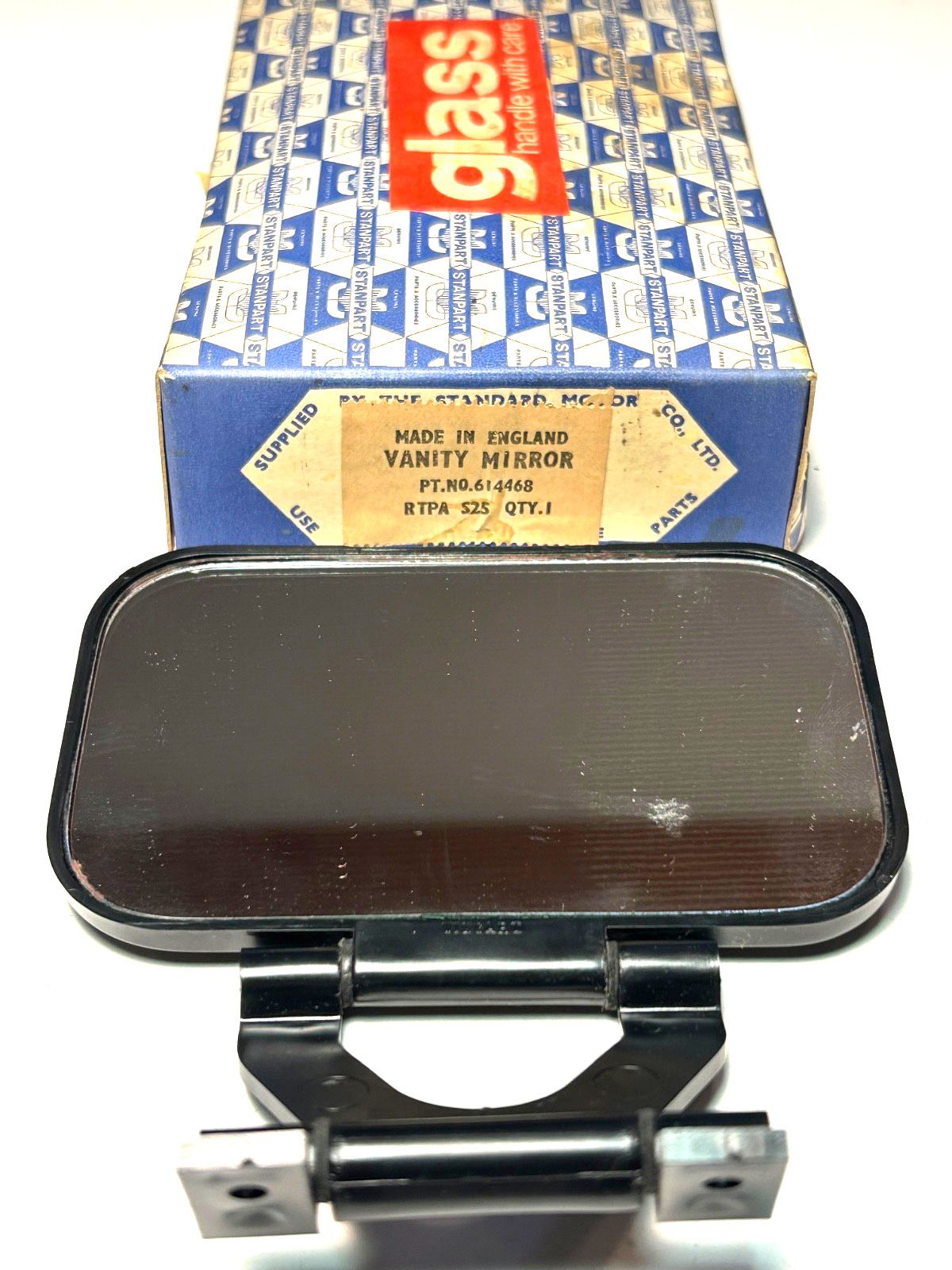 NOS Triumph TR2 TR3 TR4 TR5 TR6 GT6 Spitfire Accessory Vanity Mirror Wingard NOS Triumph TR2 TR3 TR4 TR5 TR6 GT6 Spitfire Accessory Vanity Mirror Wingard