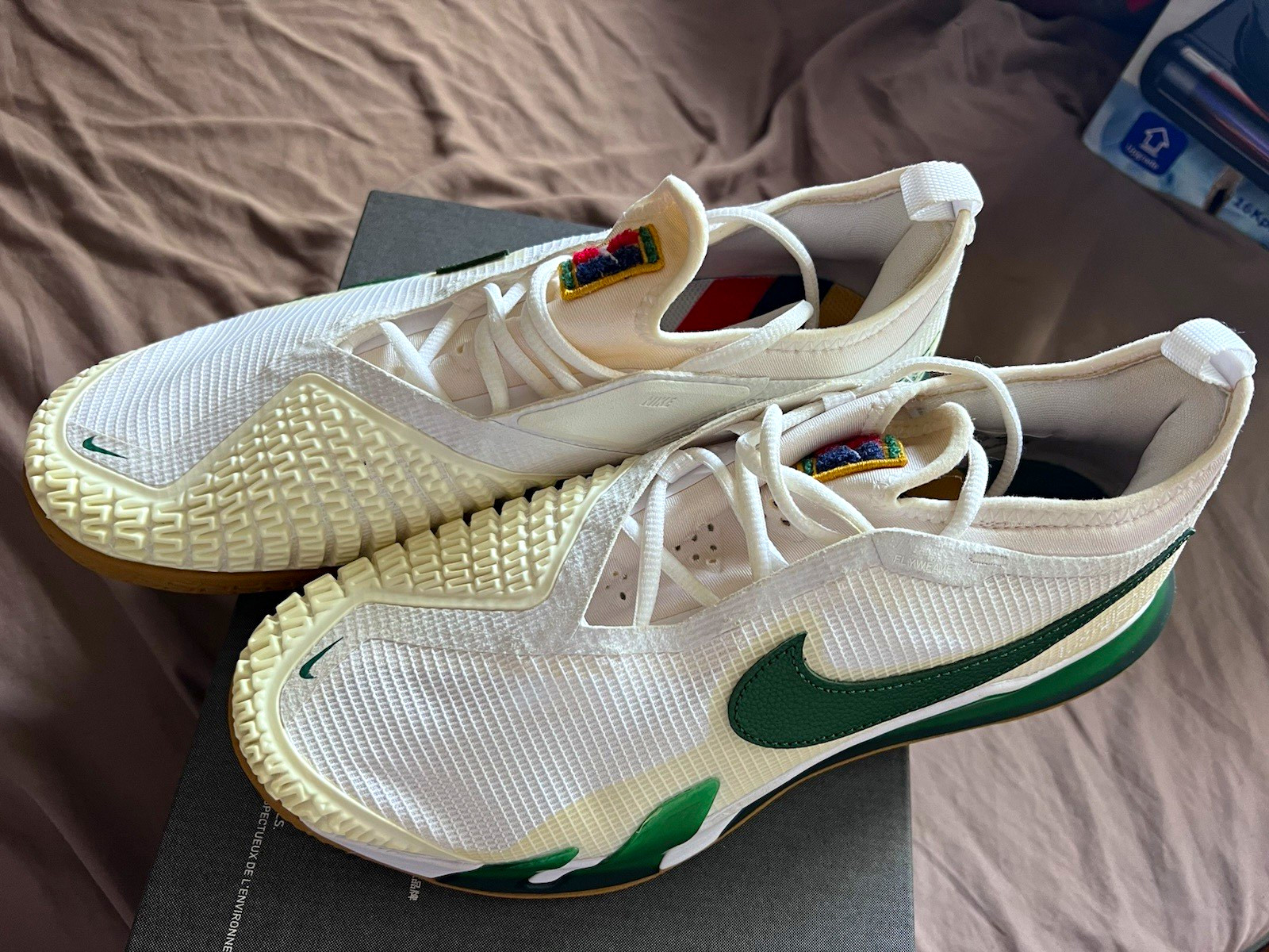 Nike Vapor Men’s Low Top Lace-Up Athletic Sneakers White Green Gum