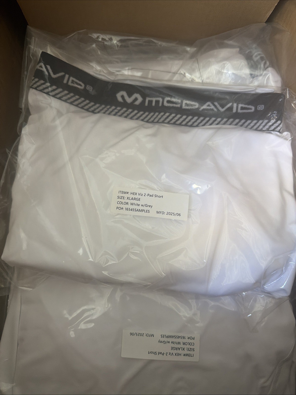 McDavid Hex Viz 2 Pad Shorts Size X-Large White /grey