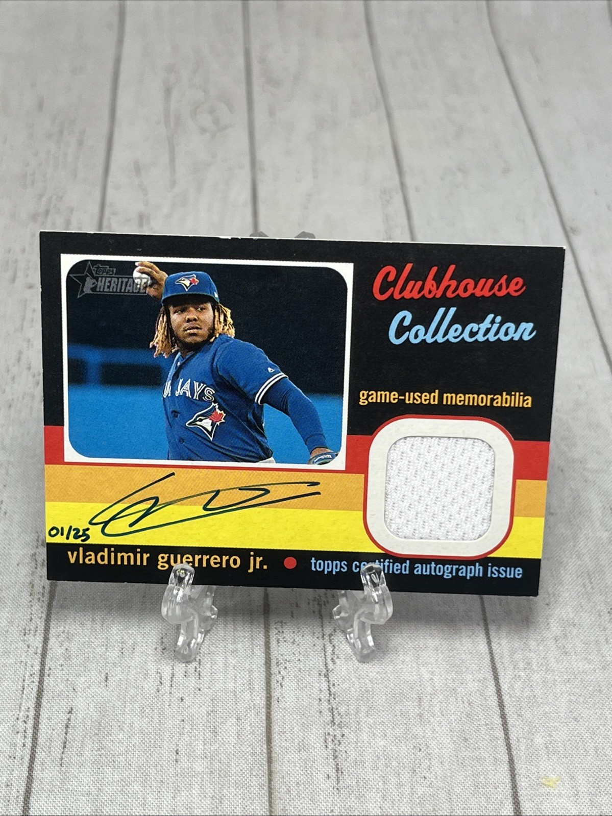 2020 Topps Heritage Clubhouse Collection Auto Relic Vladimir Guerrero #01/25 2020 Topps Heritage Clubhouse Collection Auto Relic Vladimir Guerrero #01/25