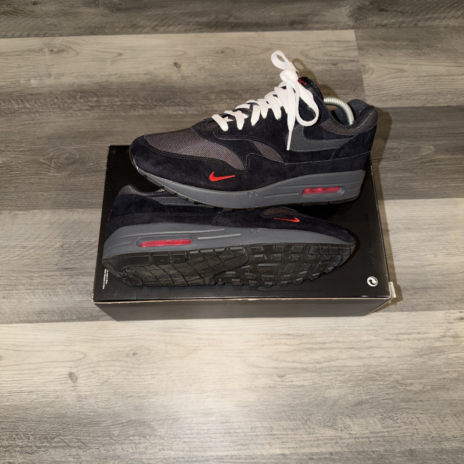 Nike Air Max 1 Bred 9.5 Mini Swoosh Atmos Patta RARE SB STEAL 
