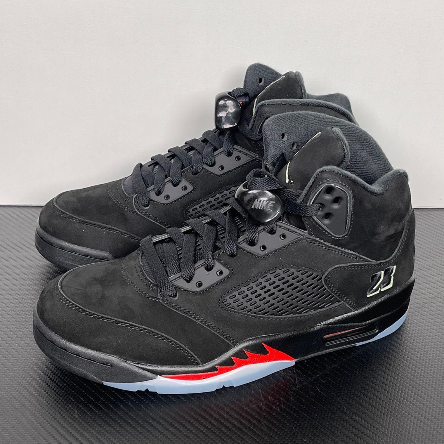 Air Jordan 5 Retro Halloween Men Black Picante Red Retro Sneaker Air Jordan 5 Retro Halloween Men Black Picante Red Retro Sneaker