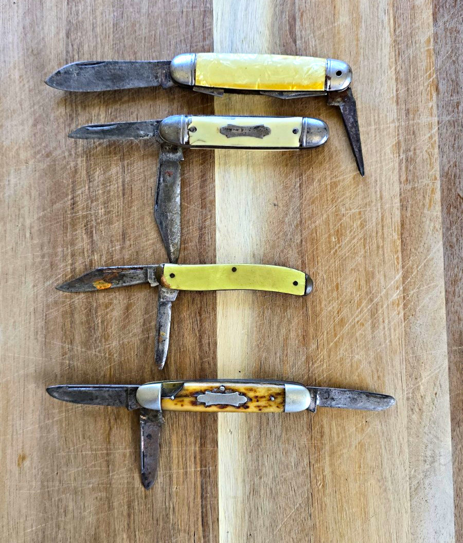 Lot of 4 Vintage Pocketknives Steel Pen Blades Slipjoint Bone/Plastic USA Made Lot of 4 Vintage Pocketknives Steel Pen Blades Slipjoint Bone/Plastic USA Made