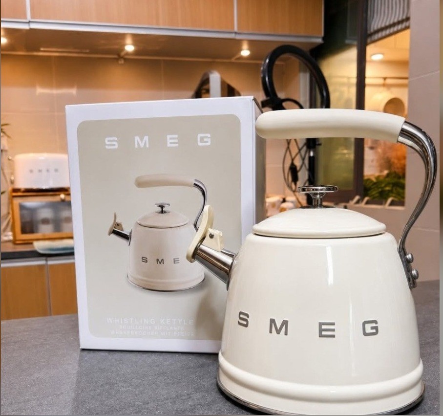 SMEG Stainless Steel Stovetop Kettle -Ivory White Factory Sealed 