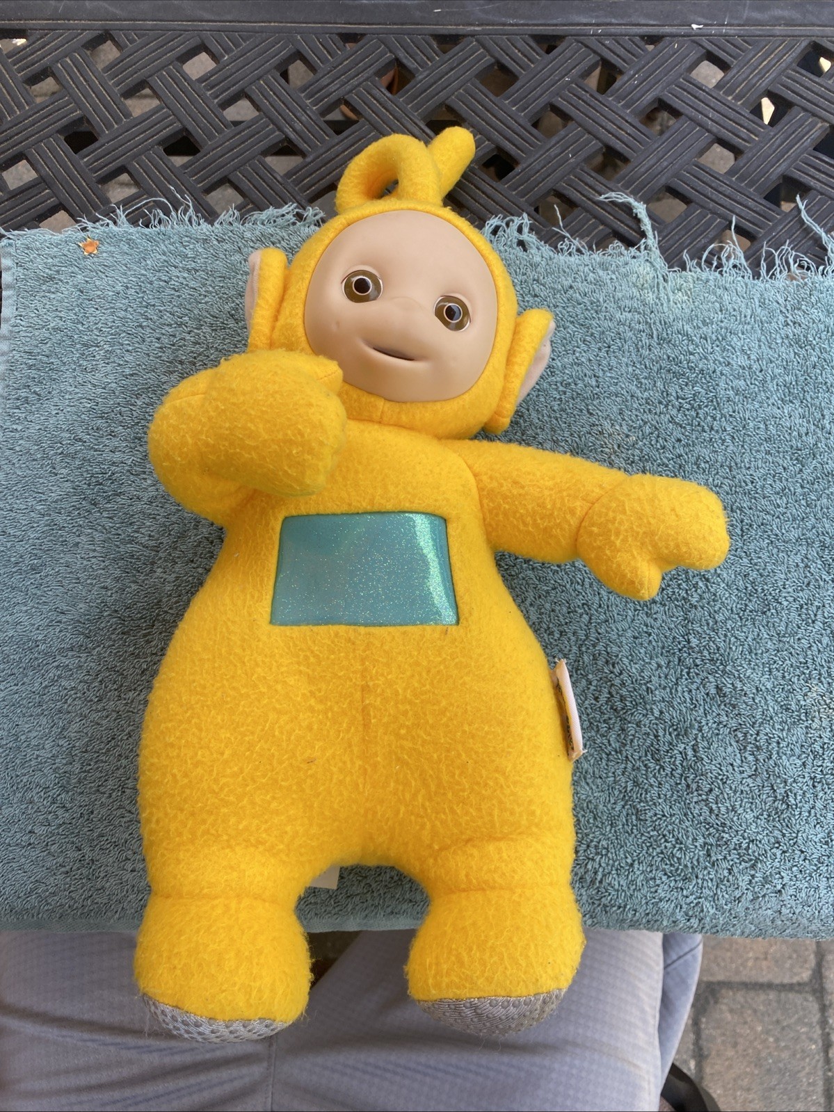 1998 Teletubies Talking La La Toy (Talking Feature Doesn’t Work) 1998 Teletubies Talking La La Toy (Talking Feature Doesn’t Work)