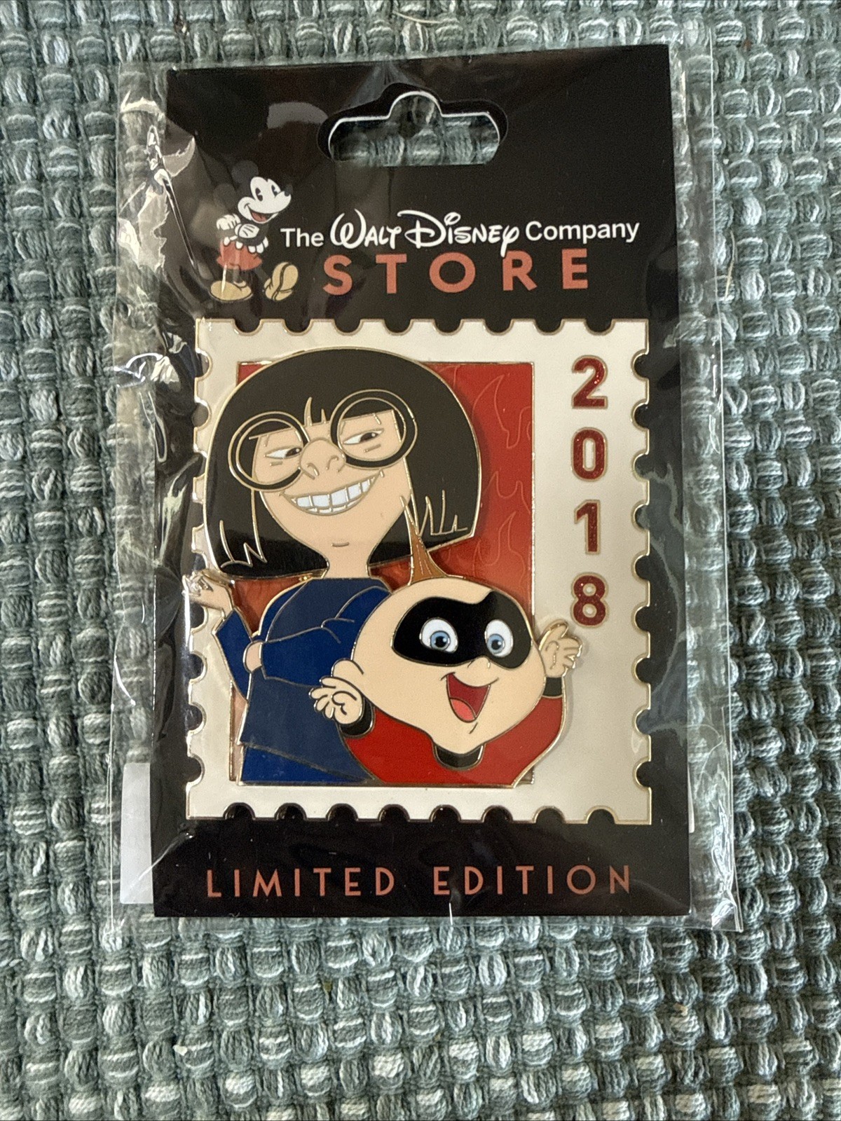 Disney D23 Expo 2026 DEC WDCS Incredibles Jack Jack Edna Pixar Stamp LE 500 Pin Disney D23 Expo 2026 DEC WDCS Incredibles Jack Jack Edna Pixar Stamp LE 500 Pin