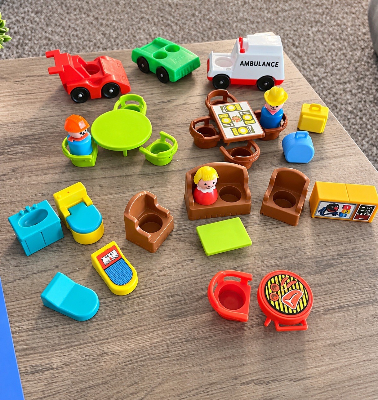 Vintage Fisher Price Little People Lot Furniture Cars Bathroom Grill Grover Tv Vintage Fisher Price Little People Lot Furniture Cars Bathroom Grill Grover Tv
