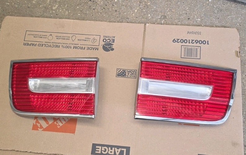 2007 - 2014 Lincoln Navigator OEM Rear Inner Liftgate Tail Lights Pair Set 