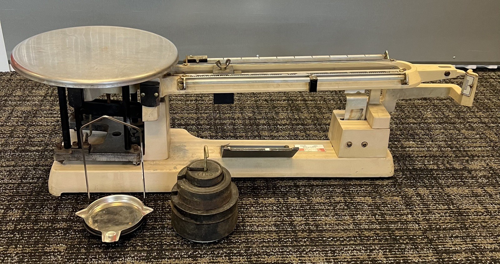 Vintage Ohaus Heavy Duty Solution Mechanical Scale, 1119-D0 20kg/45lbs Capacity