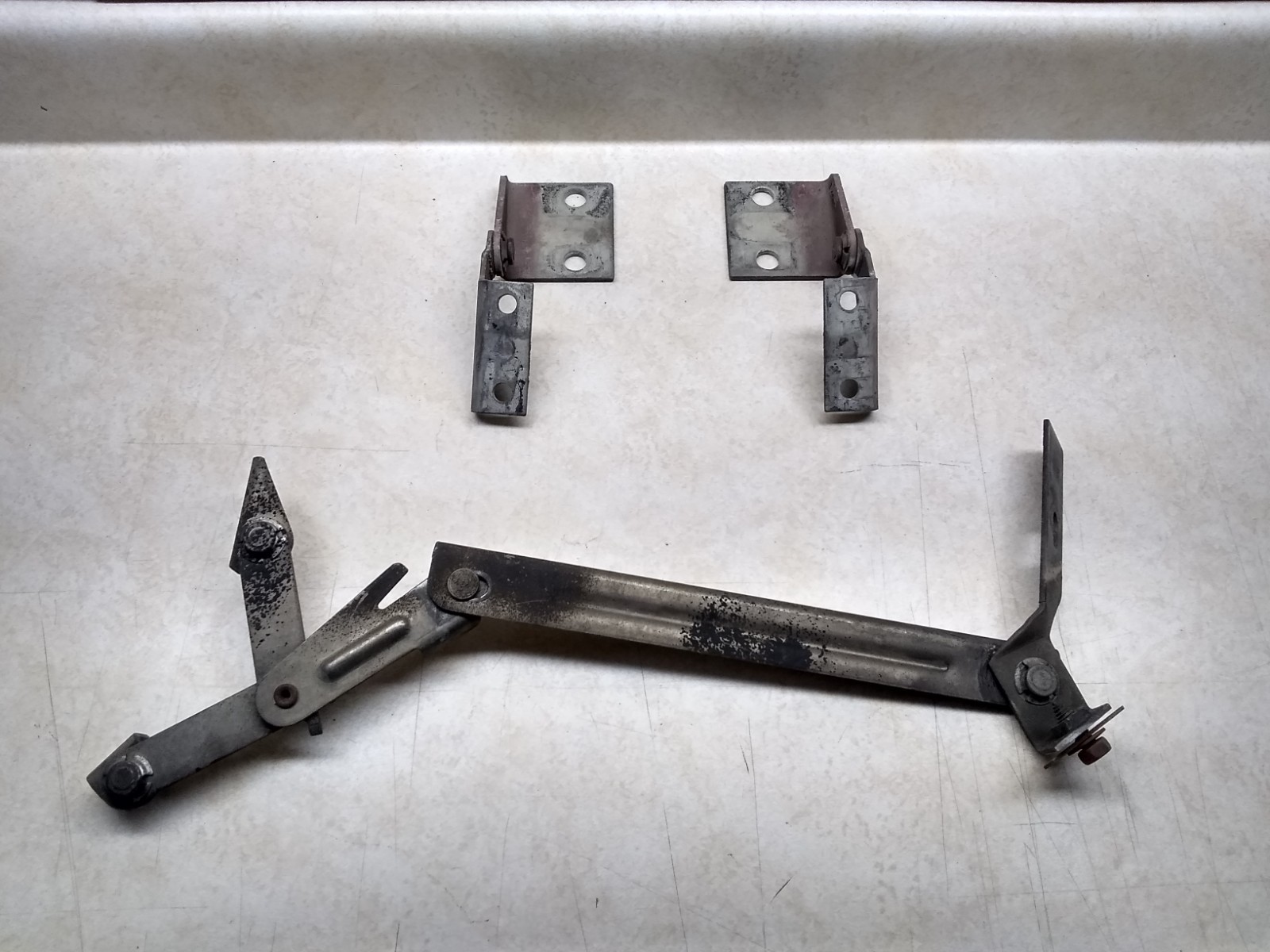 VTG Used OEM GM 1977-82 Corvette C3 Hood Hinges & Prop Bracket Assembly, USA