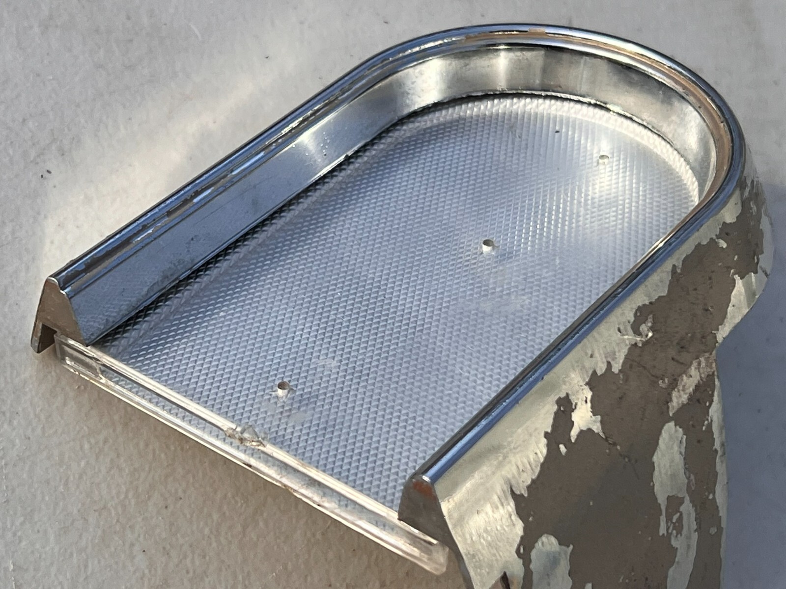 1957 CHRYSLER 300 WINDSOR NEW YORKER 1698317 DASH ASH TRAY DOOR RADIO BEZEL 1957 CHRYSLER 300 WINDSOR NEW YORKER 1698317 DASH ASH TRAY DOOR RADIO BEZEL