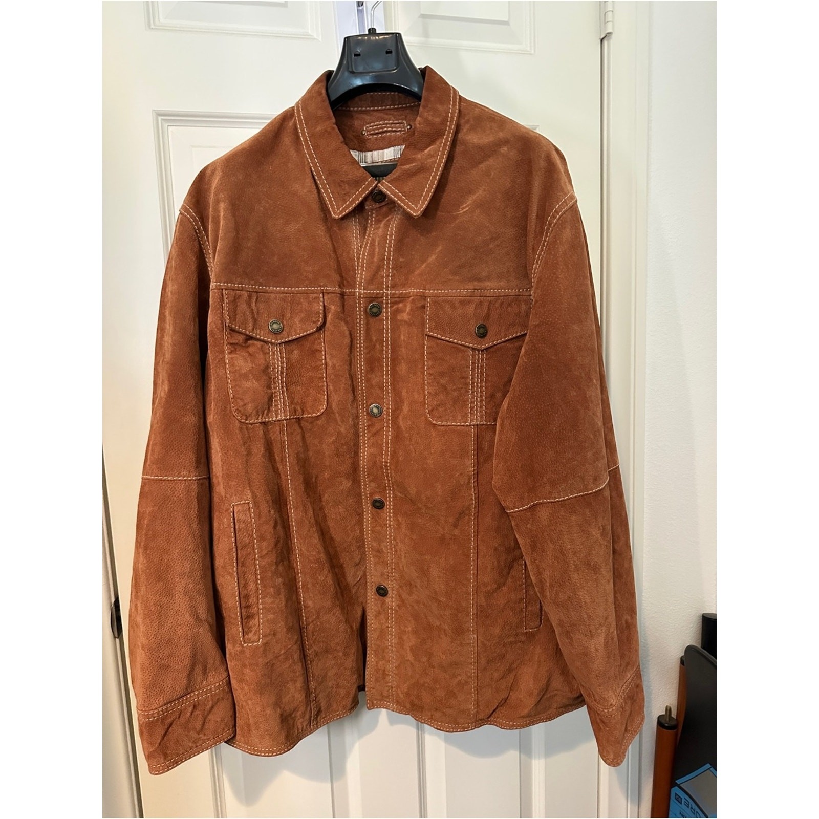 Vintage Wilson’s Mens Brown Suede Button-Up Trucker Jacket XXL Vintage Wilson’s Mens Brown Suede Button-Up Trucker Jacket XXL