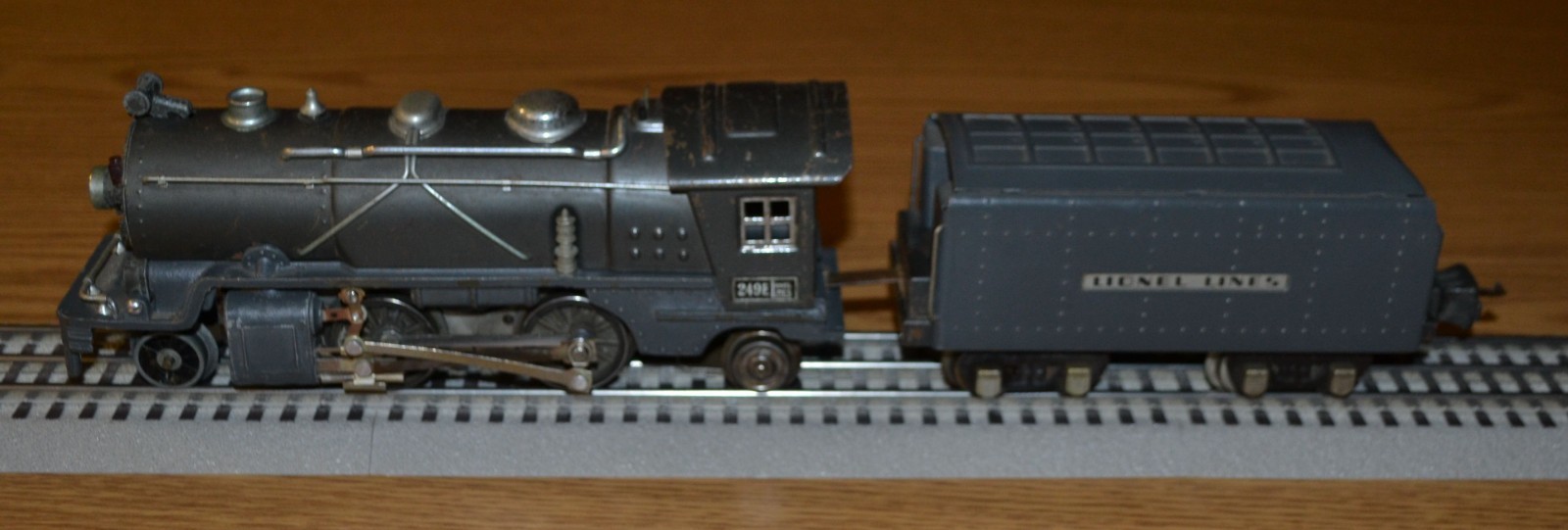 LIONEL PREWAR No. 249E 2-4-2 Gunmetal Steam Locomotive 265T TENDER - VIDEO