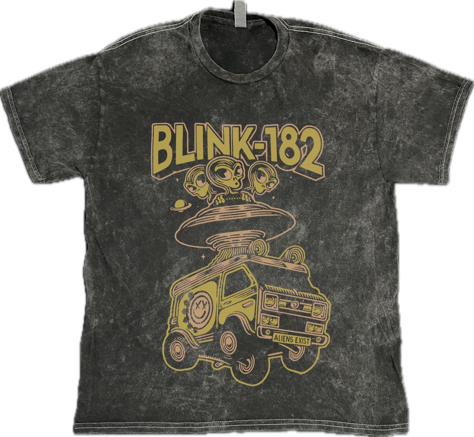 Blink 182 Aliens Exist T-Shirt Punk Rock Music on MineralWash Vintage Washed Tee
