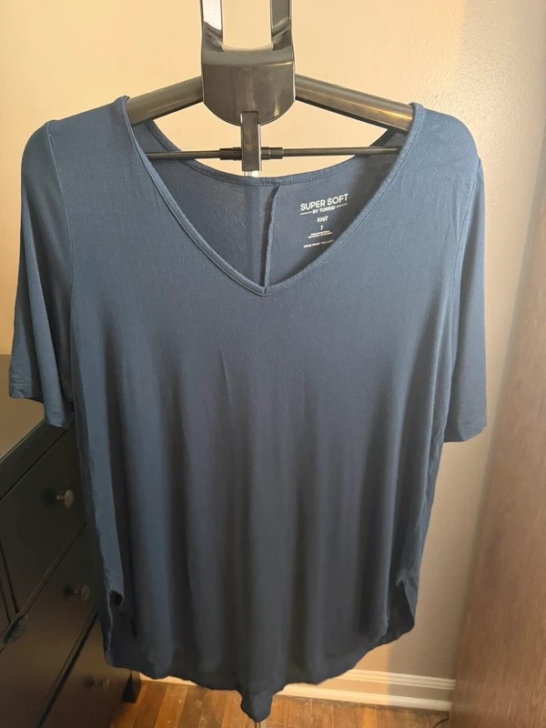 Torrid Super Soft Navy V-Neck Tunic Size 1 Torrid Super Soft Navy V-Neck Tunic Size 1