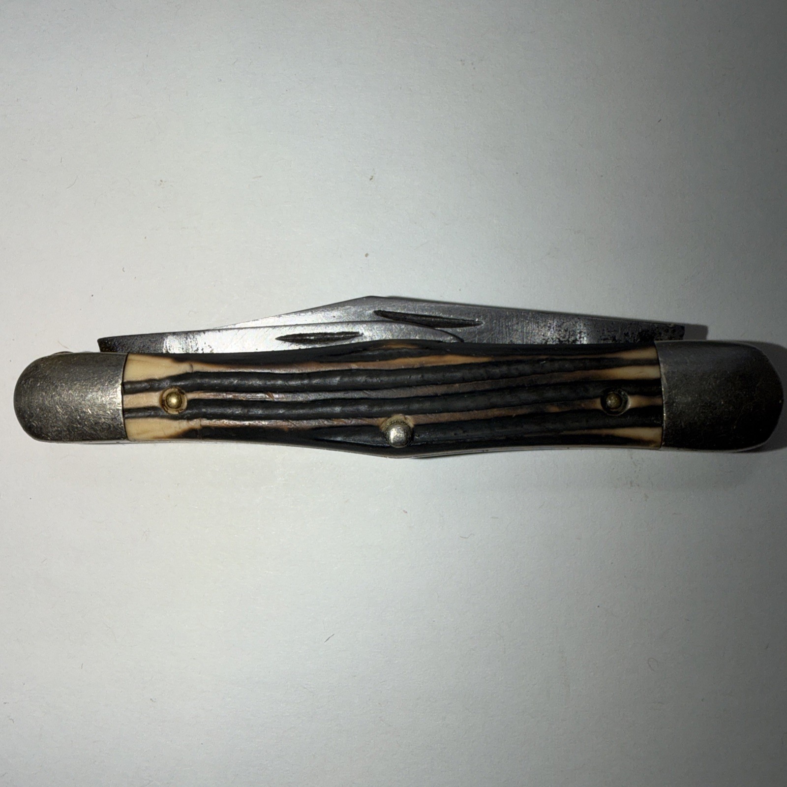 Vintage Amer. 3-blade Jack Knife 3 1/2” Bone Handles Brass Liners 1 Broken Blade Vintage Amer. 3-blade Jack Knife 3 1/2” Bone Handles Brass Liners 1 Broken Blade