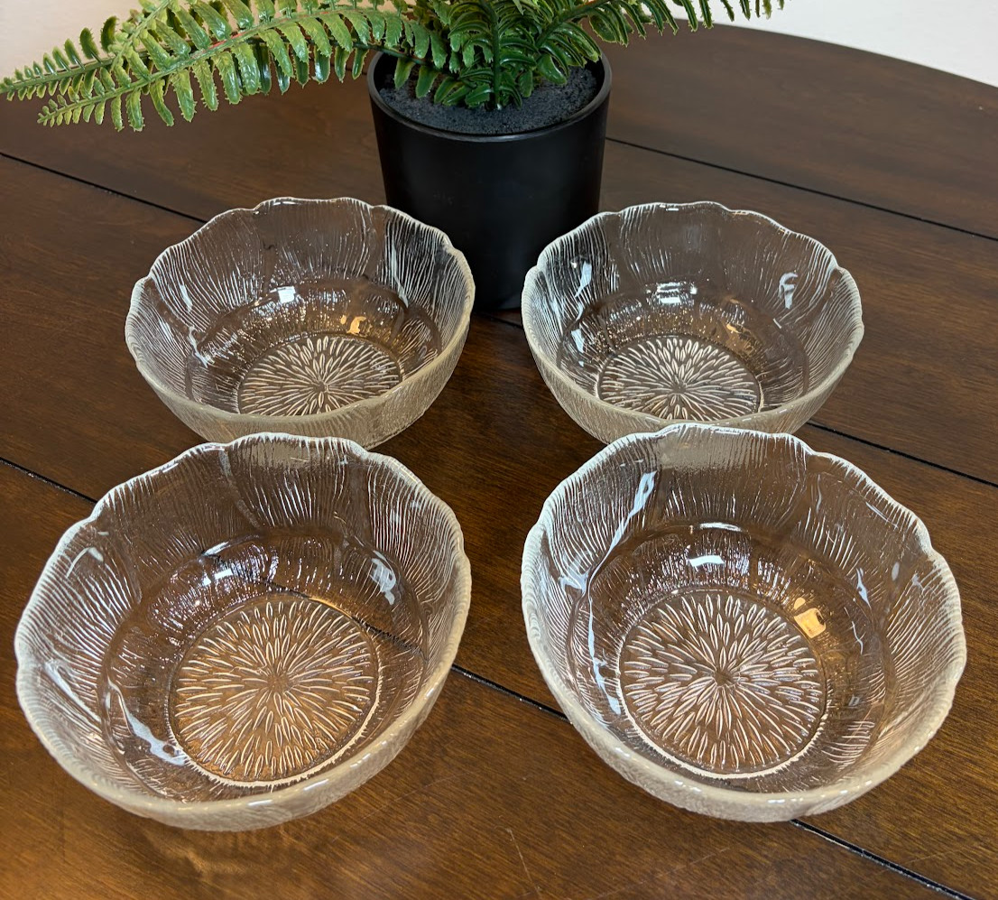 Set of 4 Vintage Arcoroc Glass Bowls Scalloped Fleur Pattern Dessert Bowls