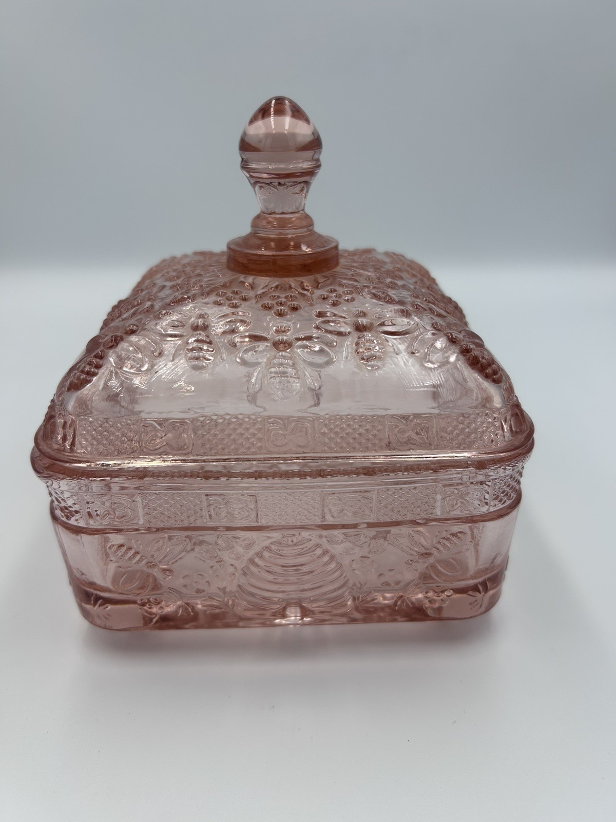 Indiana Glass Tiara Deep Peach/Pink Honey Bee Hive Covered Candy Dish Vntg Mint