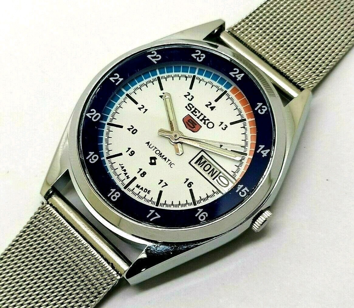 Vintage Seiko 5 Automatic Men\'s Wrist Watch White Dial With Exhibition Back FREE