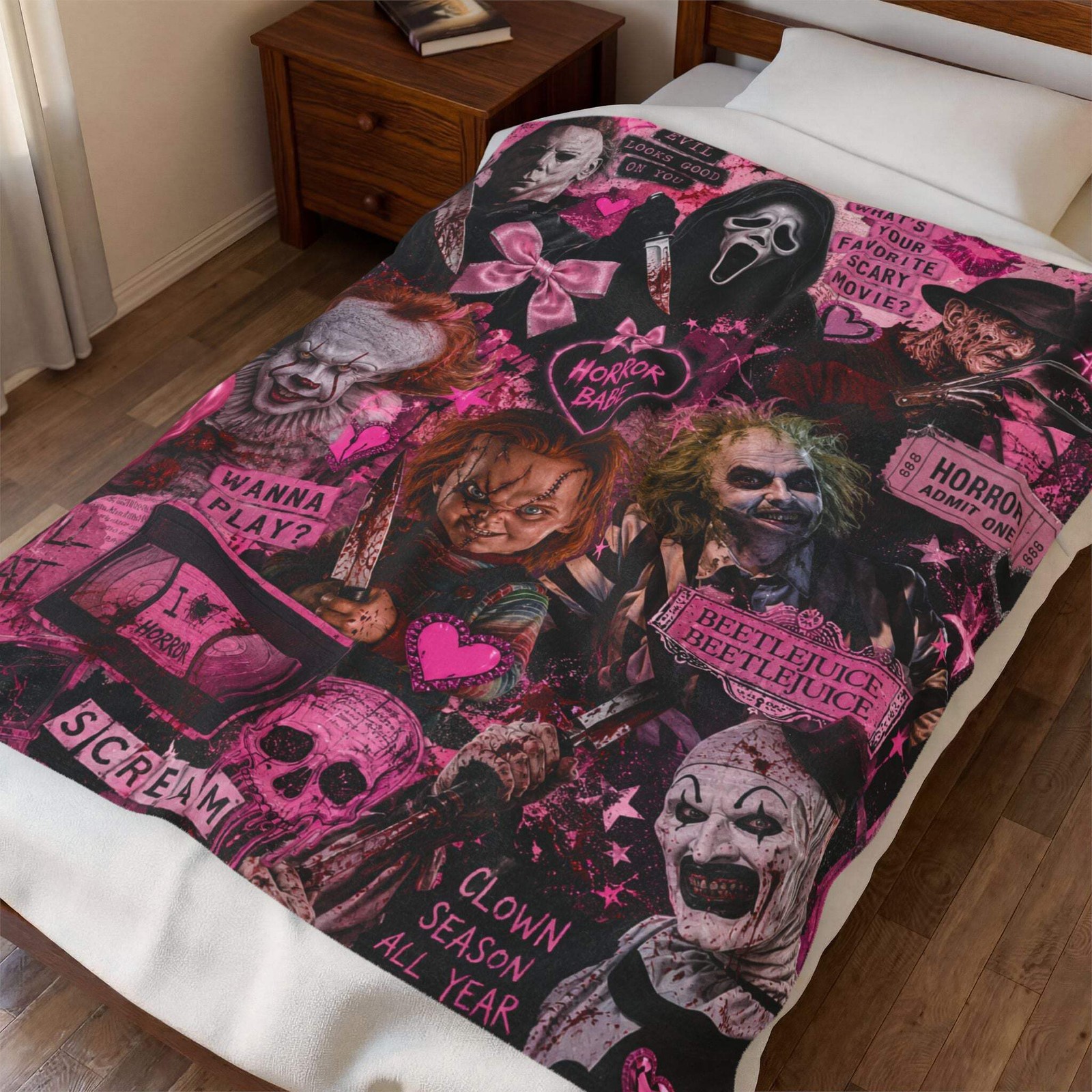 Horror Babe Velveteen Plush Blanket