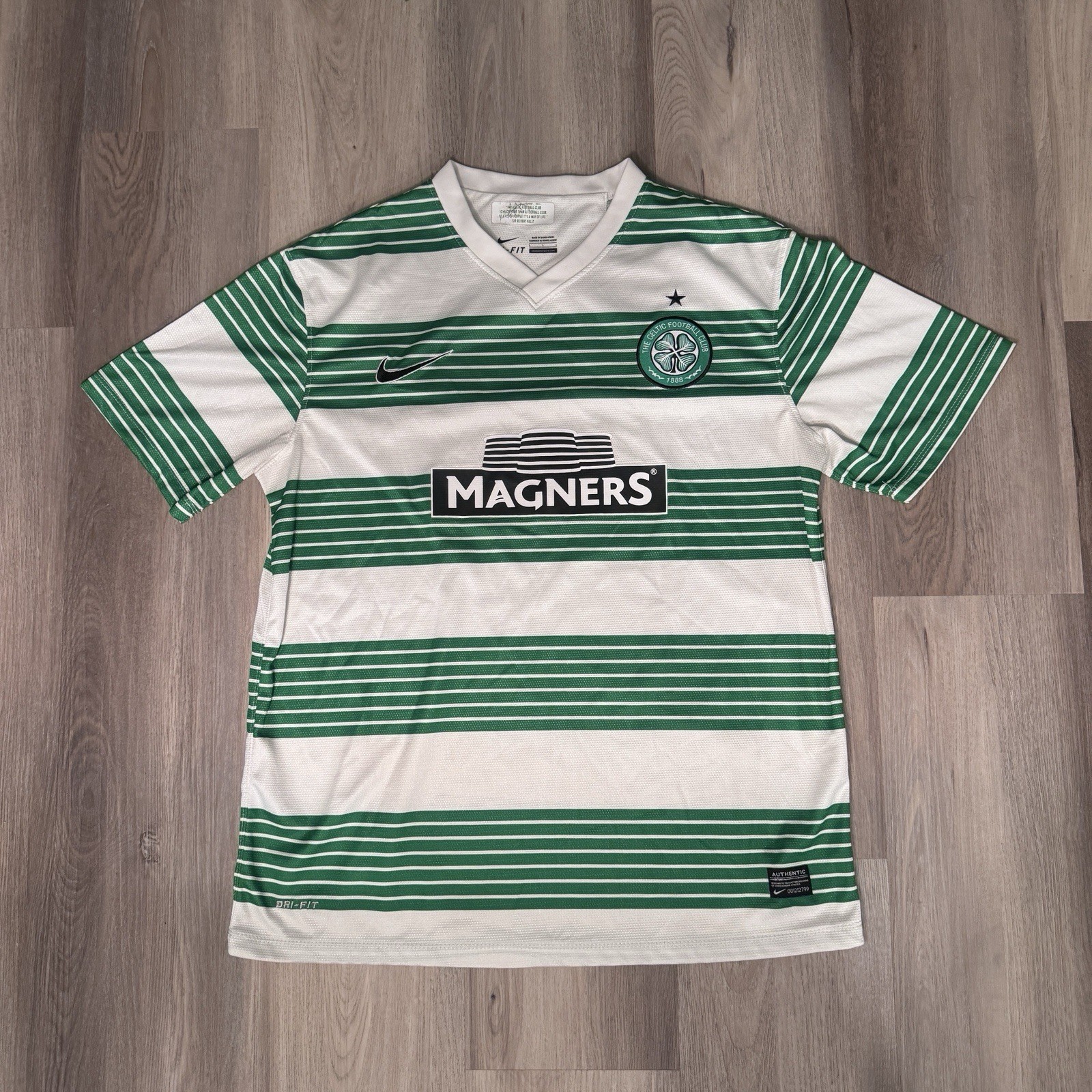 Celtic F.C. Jersey Home football shirt 2013 - 2015 Nike 544854-106 Men\'s Size L