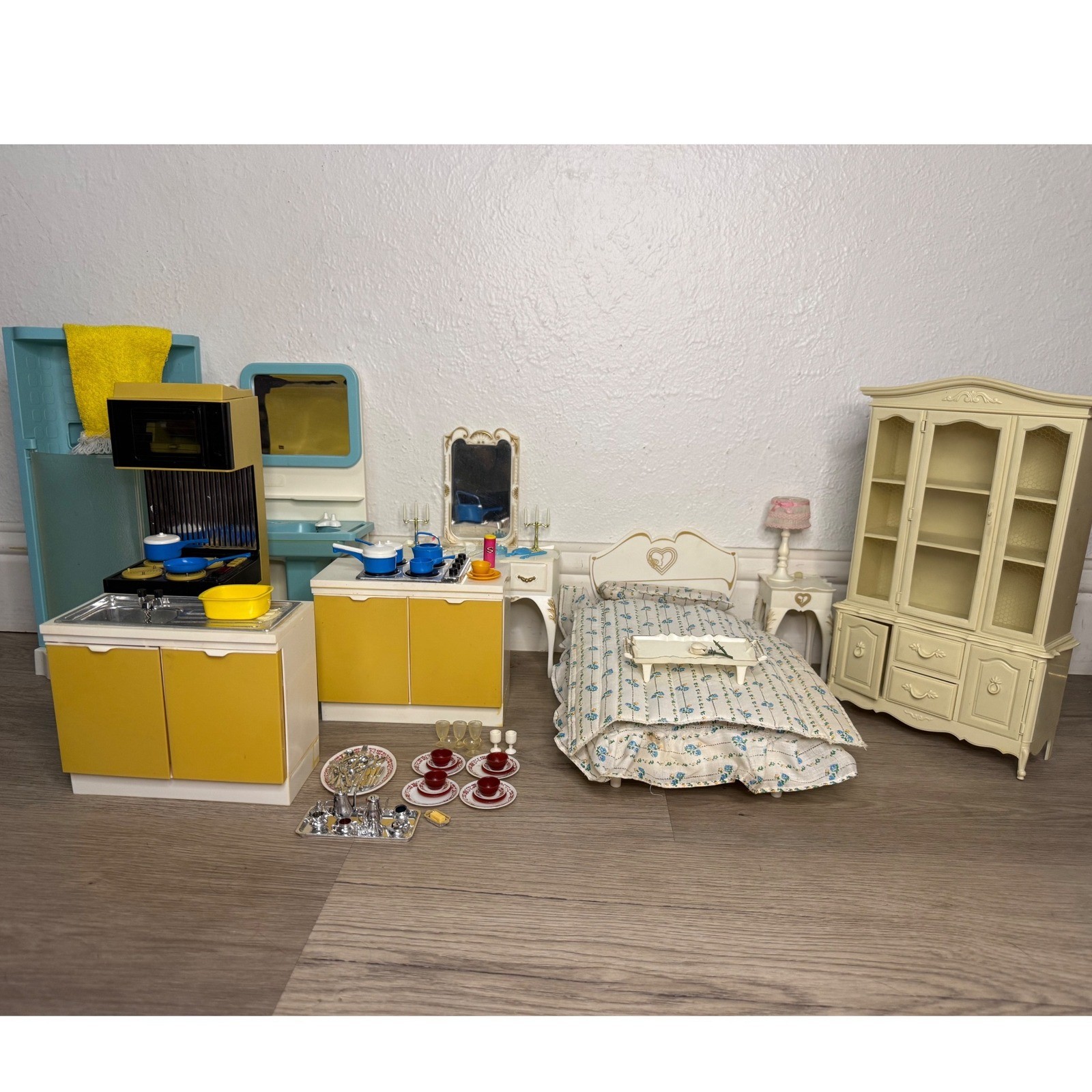 Vtg 70s Marx Toys Sindy Doll Furniture & Accessories Lot of 90+ Pcs Barbie Size