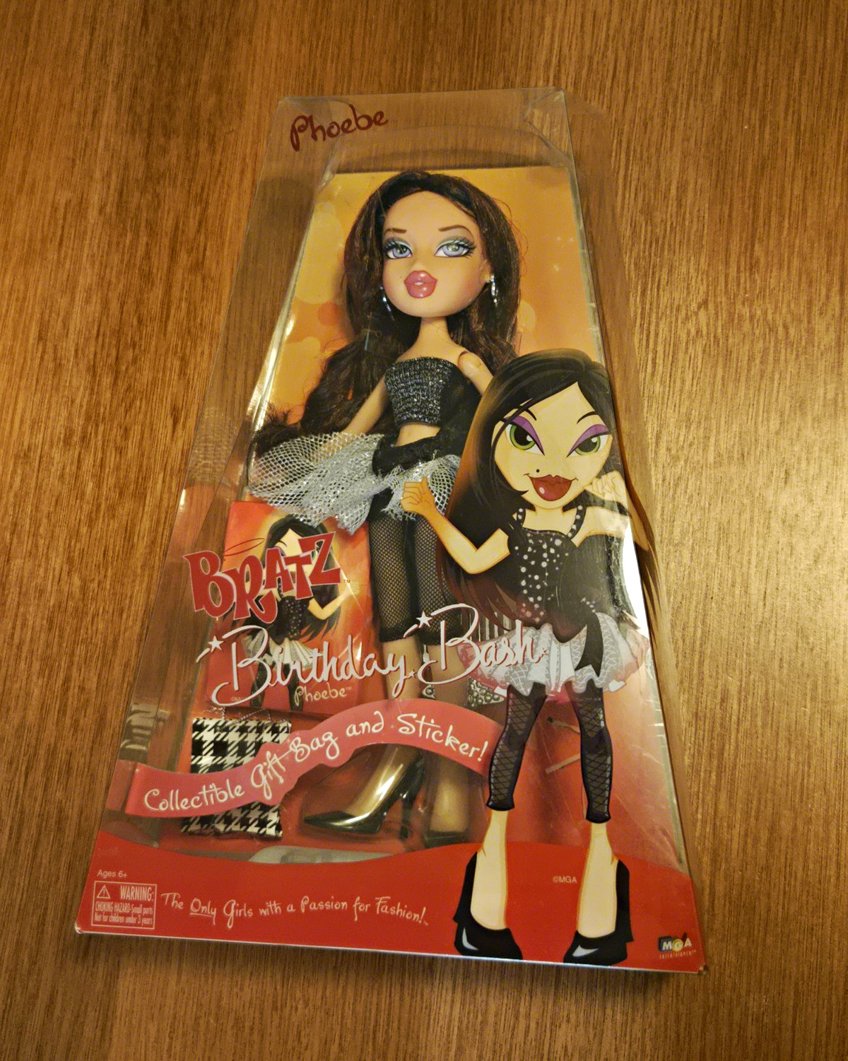 NRFB Vintage BRATZ Birthday Bash Phoebe With Collectible Gift Bag & Sticker