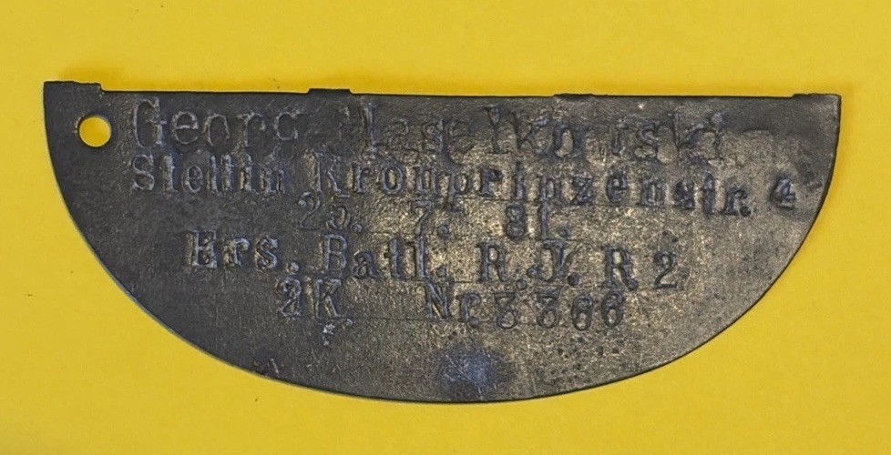 WW1 Original bottom half of German ID Dog Tag. Battlefield Relic