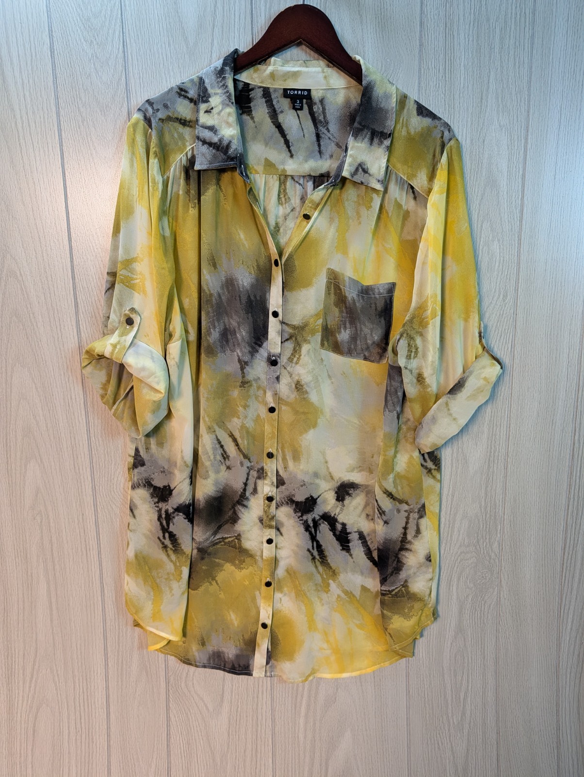 Torrid 3/4 Roll Tab Sleeve Sheer Button Down Women\'s Size 3 Blouse Yellow Black Torrid 3/4 Roll Tab Sleeve Sheer Button Down Women\'s Size 3 Blouse Yellow Black