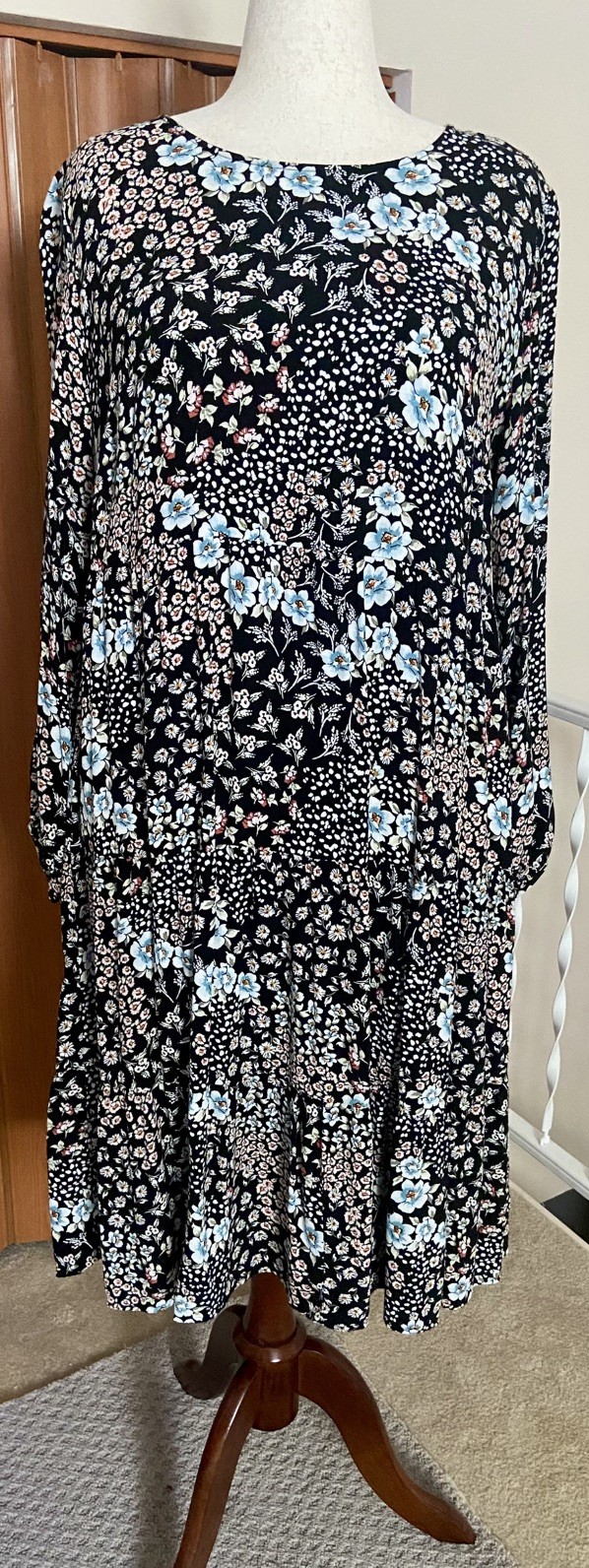 Loft Plus Mutli Color Mid Length  Dress Size 14