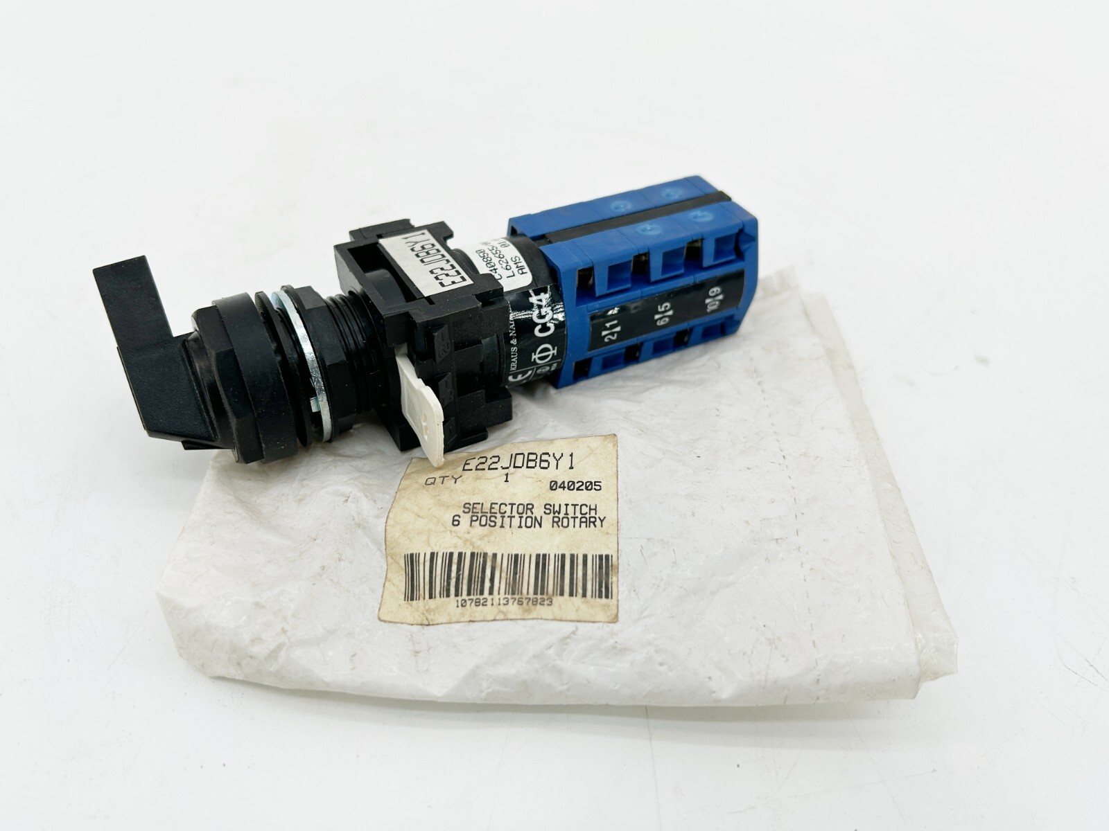 New Kraus and Naimer E22JDB6Y1 Selector Switch 6 Position Rotary 440V New Kraus and Naimer E22JDB6Y1 Selector Switch 6 Position Rotary 440V